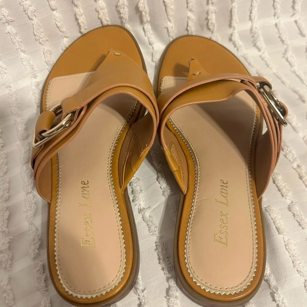 Essex Lane Women's 7 Tan Leather Thong Buckle Slide Sandals Flat Shoes